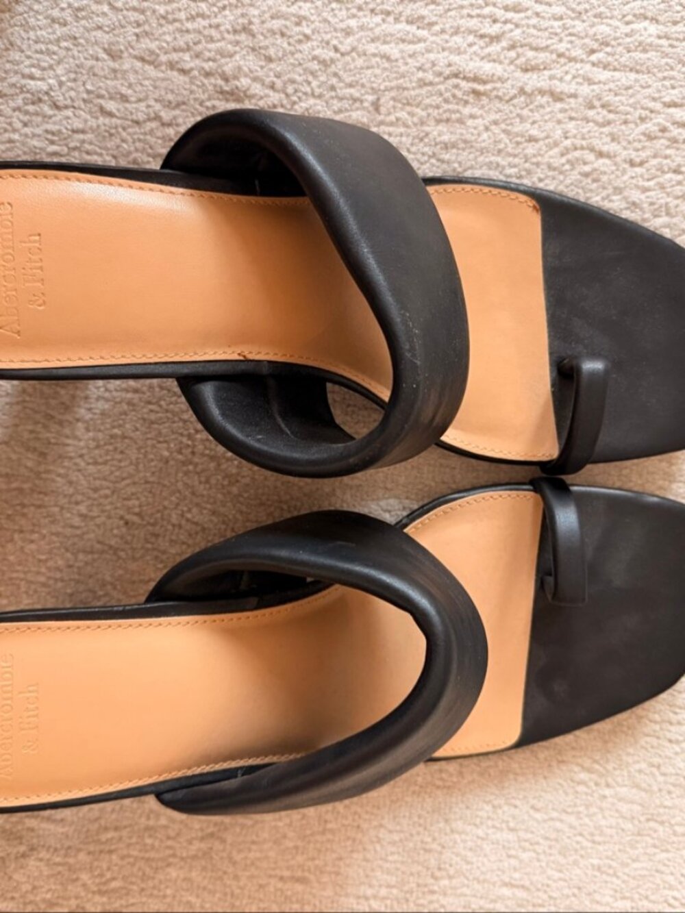 Abercrombie & Fitch Black Heeled Toe-Ring Mules